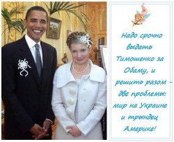 Два человека в formal одежде, улыбаются на фоне интерьера